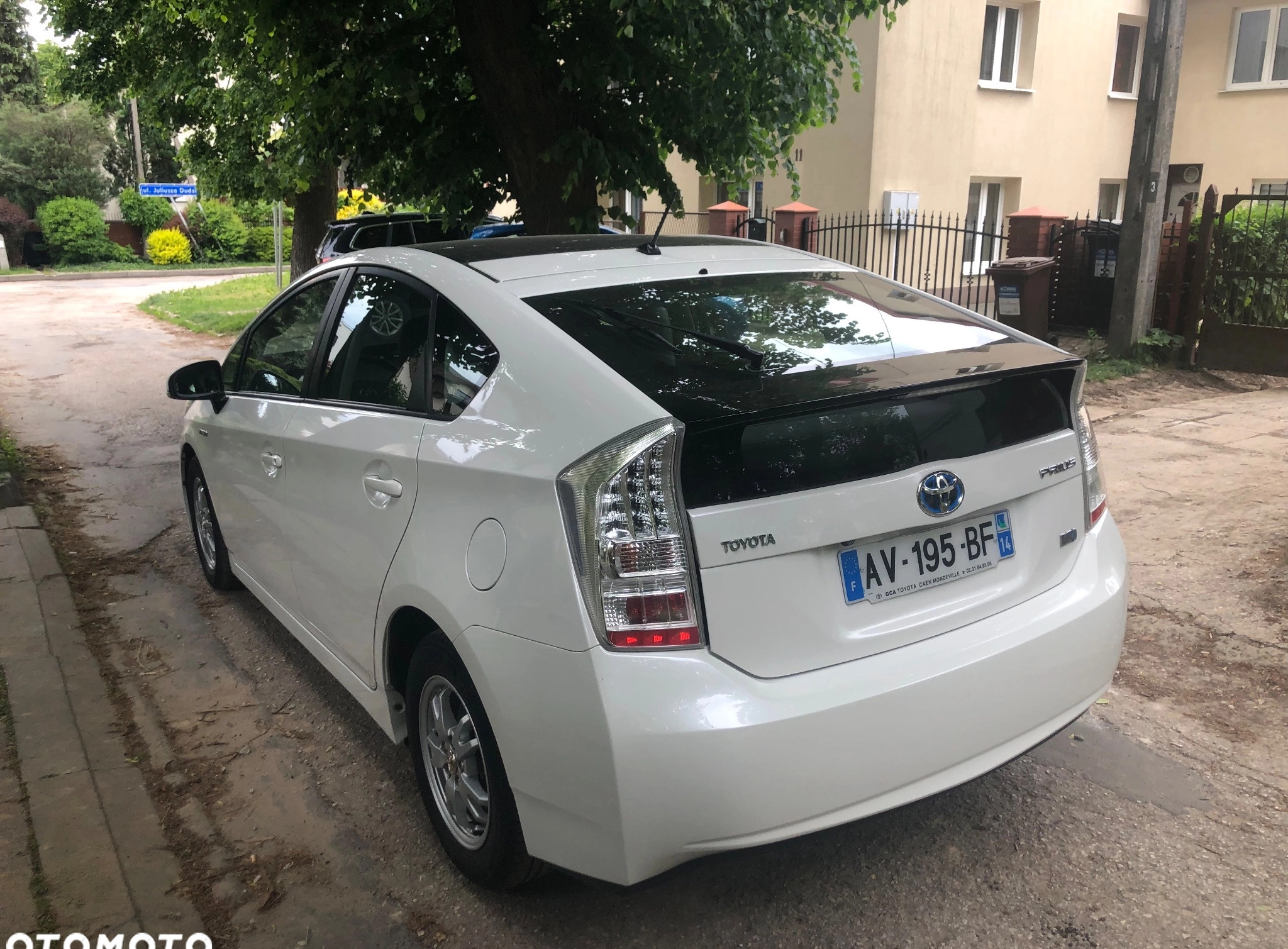 Toyota Prius cena 37900 przebieg: 310000, rok produkcji 2010 z Lublin małe 667